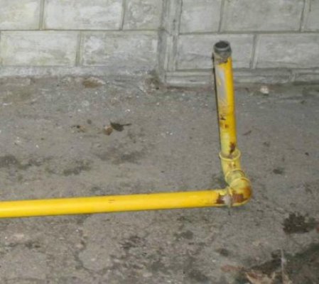 Dorel loveşte din nou: de data asta a spart o conductă de gaz